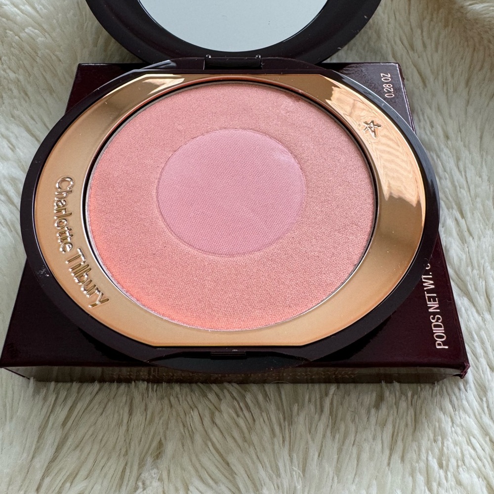 Charlotte Tilbury Cheek to Chic Blush